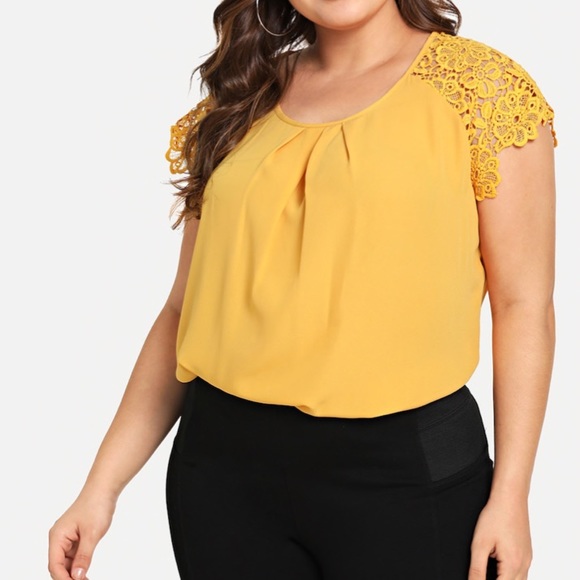 Tops - ➕lace shoulder top
